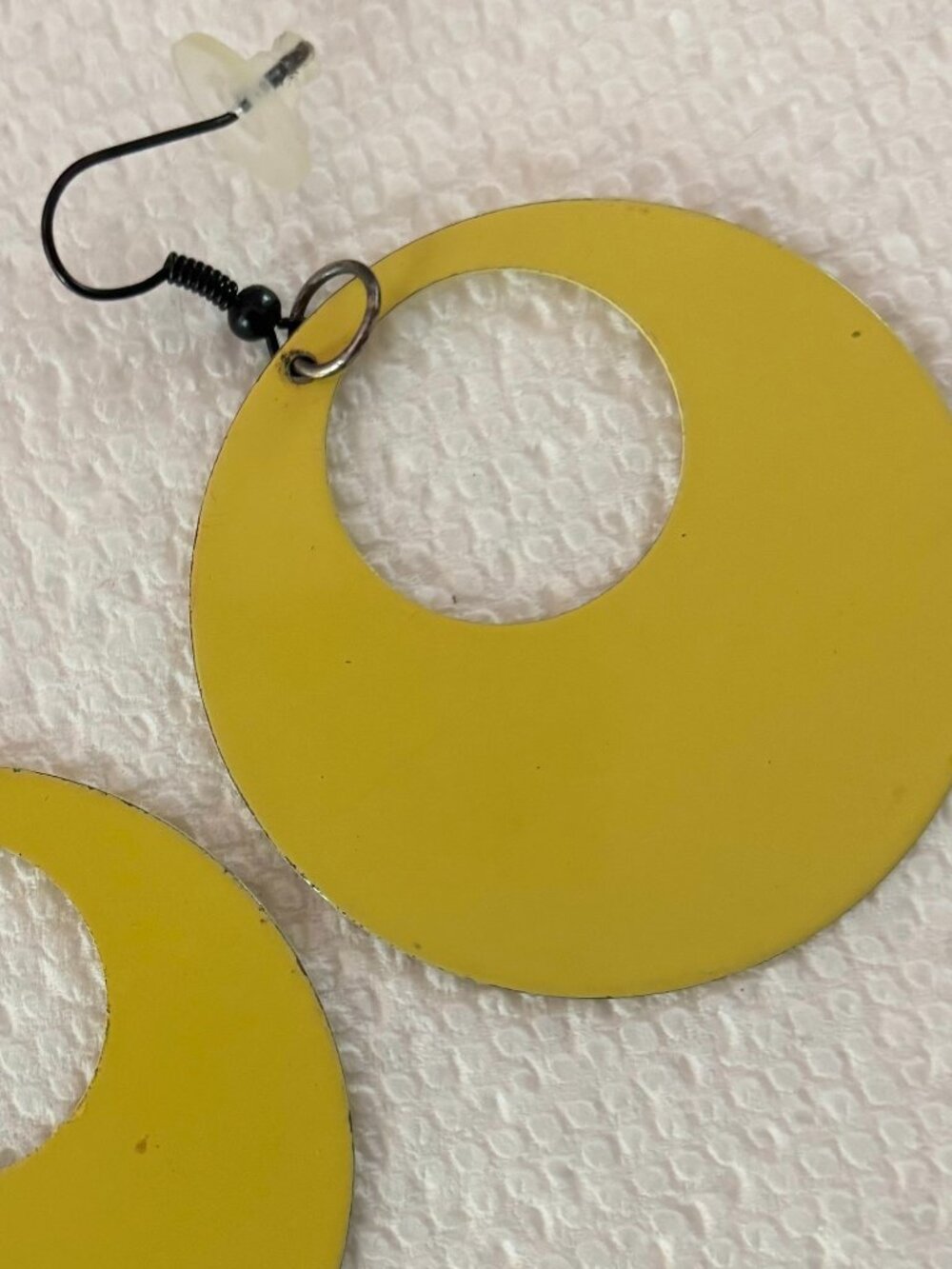 Vintage Metal Yellow 70's round donut hole earrings
